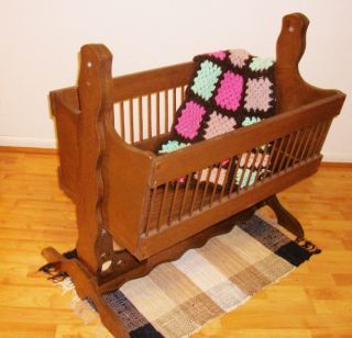BEAUTIFUL VINTAGE WOOD ROCKING CRADLE w Detachable STAND for BABY FREE