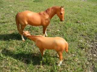 Breyer Model Horse Pride and Joy SR Nursing Mare and Foal Set