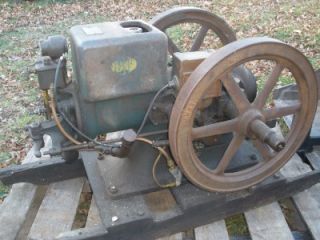 McCormick Deering Hit and Miss Engine Complete as Is Condition Froze 1