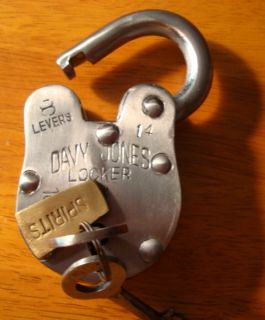 DAVY JONES LOCKER Antique Stockade Pirate Treasure Chest Lock