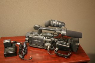 JVC HDV GY HD110 Digital Tape Camcorder Complete