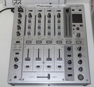 Pioneer DJM 700 DJM 700 DJM700 DJ 4 Channel Mixer Silver MINT