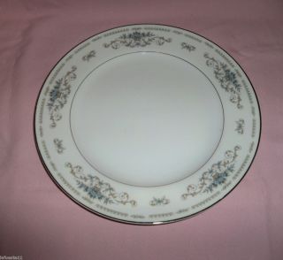 Diane Fine Porcelain China Japan Dinner Plates 10 G C