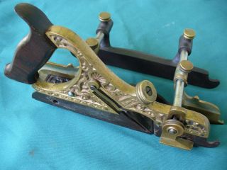 Gorgeous Millers Patent 42 Gunmetal Comb Plane w Fillester