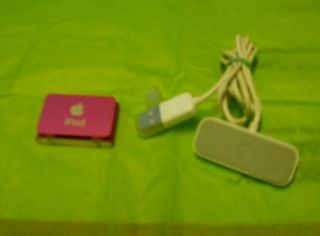 Apple iPod shuffle 2nd Generation Pink 1 GB in iPods &  Players
