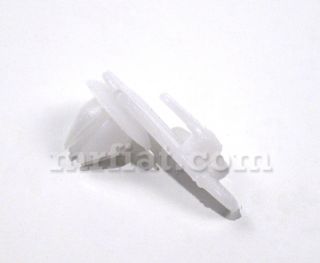  this is a new door panel clip for fiat 500 and