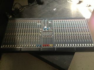 Allen Heath GL2200 Sound Board