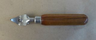 VINTAGE EDMUND Co WOOD HANDLE OPENER IN VERY GOOD CONDITION U S A