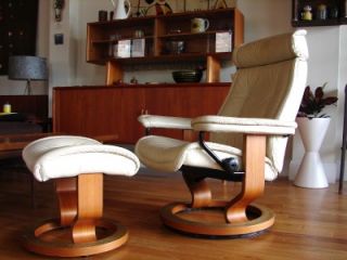 Ekornes Stressless Lounge Chair and Ottoman Off White Leather Teak