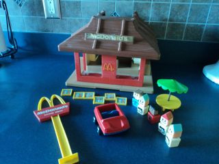 Playskool McDonalds Vintage Building car, sign, 6 trays, five square