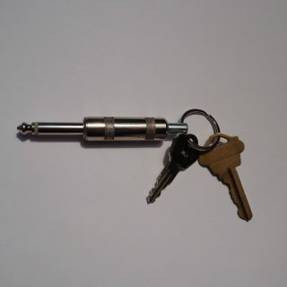  Electric Guitar Cable Plug Key Chain