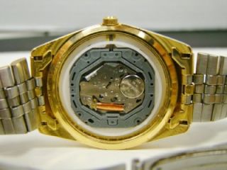 Mens Elgin Goldtone Watch Quartz 8 Diamond Bezel Day Date Runs