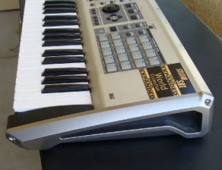 Roland Fantom x6 61 Key Keyboard Workstation SKB Hardcase and Manual