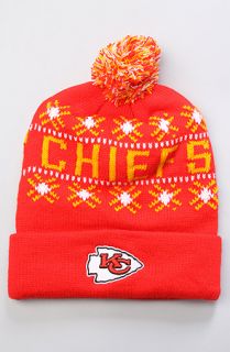  hats the kansas city chiefs tip off pom beanie in torch red $ 22 00