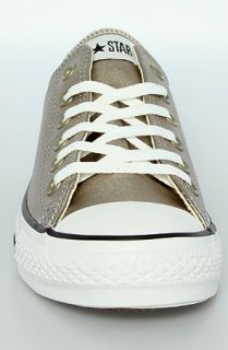 Converse The Chuck Taylor Lo in Gold Metallic