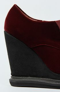 Senso Diffusion The Isadora Shoe in Bordeaux Velvet