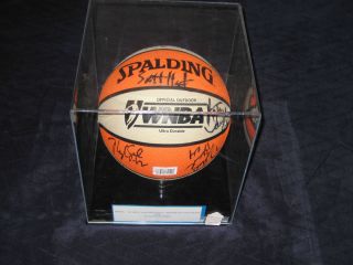 2006 WNBA Mohegan Sun Team Autographed Basketball