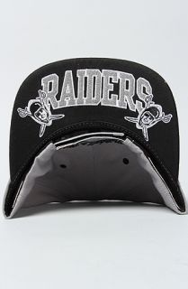 Mitchell & Ness The Oakland Raiders Arch Under Velcro Cap in Grey