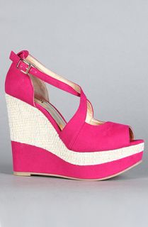 Sole Boutique The Swing In Shoe in Fuchsia