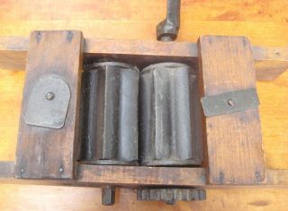 Antique Cast Iron Press Wine Fruit Farm Tool Grinder Mechanism