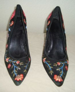 Beverly Feldman Head Over Heels in Love Black Embroidered Heels Sz 8 5