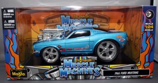 Maisto Muscle Machines Collection 12 1 1966 Ford Mustang