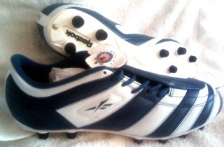  Total Control Hammer TPU Soccer Cleats Available in Navy or Red