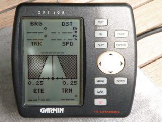 Garmin GPS 128 Excellent w Cord Bracket Manual in Original Box Bundle