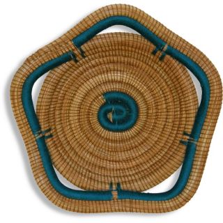 Pine Needle Basket Fuente de Pino Nicaragua Small Round Fair Trade Eco