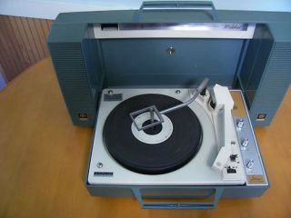 ge wildcat portable record player in green vintage turntable built in