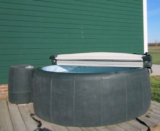 Softub Hot Tub 300 Gallon MSRP $4995 