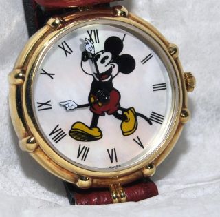  Gerald Genta Mickey Mouse Disney 18K Gold Mother of Pearl Watch