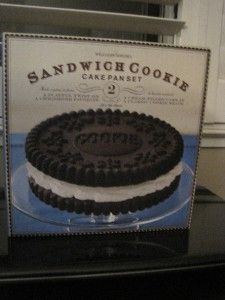 Williams Sonoma Goldtouch® Nonstick Sandwich Cookie Cake Pans