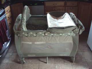 GRACO PACK PLAY PLAYPEN CHANGING STATION INFANT BABY BASSINET LOCAL PU