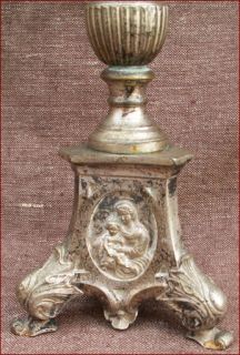 autel en bronze reposant sur un pied tripode terminé par des griffes