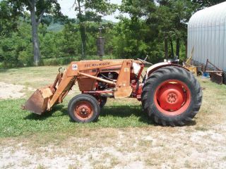 1972 Case 885 Utility Tractor w Great Bend Loader