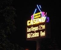 HAWAIIAN GARDENS CASINO $.50 cent Poker Chip ~ CA Local Casino