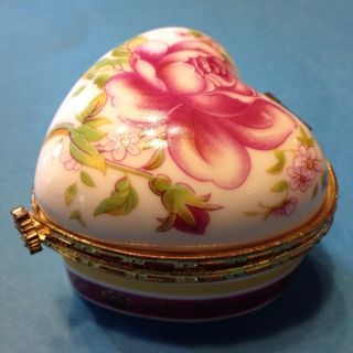 Heart Shaped Hinged Pink Roses Floral Trinket Pill Box