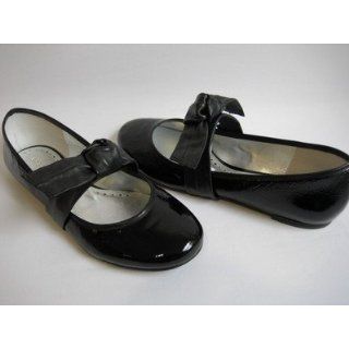 BCBG LANYA BLACK LEATHER FLAT WOMEN SIZE 6 M Shoes