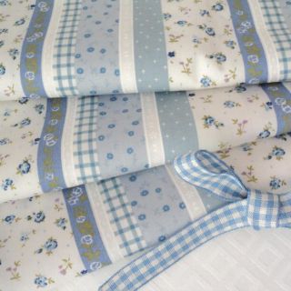 Bo Beep Cream Blue Small Floral Print Fabric per M