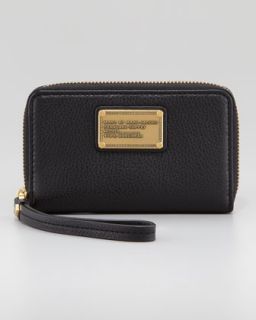  wingman wristlet zip wallet black available in black $ 148 00 marc