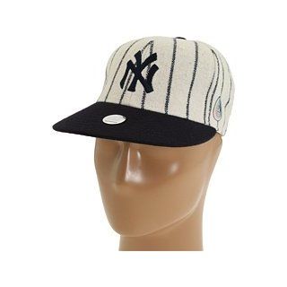 yankee fitted hats   Clothing & Accessories