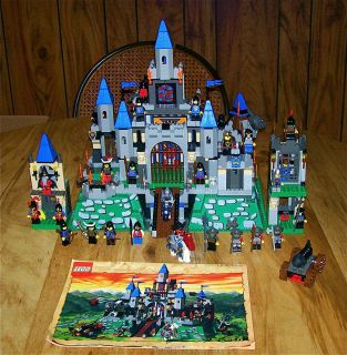 HUGE LEGO LOT KING LEOS CASTLE #6098/6091+28 CASTLE MINI FIGURES & 45