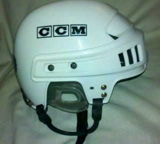  652 Hockey Helmet size 6 5 to 7 Good Condition Ice Street Skate Board