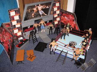 WWE Wrestling Ring Set with 11 Action Figures