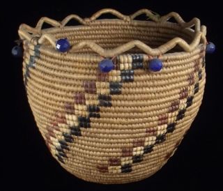 Antique Northwest Coast Indian Thompson River Native American Beads