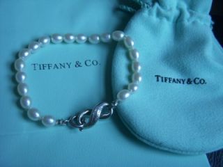 Tiffany Co Infinity Pearls Sterling Bracelet 7 1 2 with Pouch