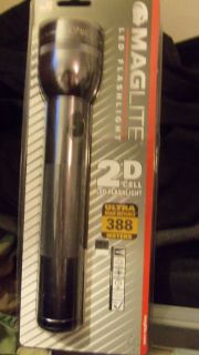 Mag Lite LED 2 Cell D LED Flashlight New in Package Grey Silver