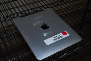 Apple iPad 1st Generation 64GB, Wi Fi + 3G  9.7in   Black (MC497LL/A)