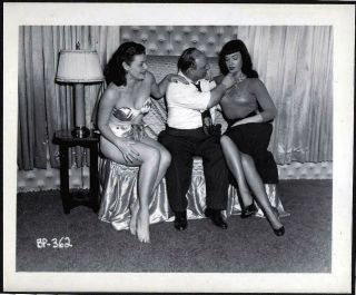 VINTAGE IRVING KLAW BETTY BETTIE PAGE IRVING KLAW ROZ GREENWOOD